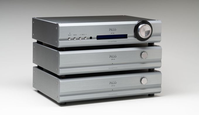 Pass Labs XP-32 triple chassis voorversterker