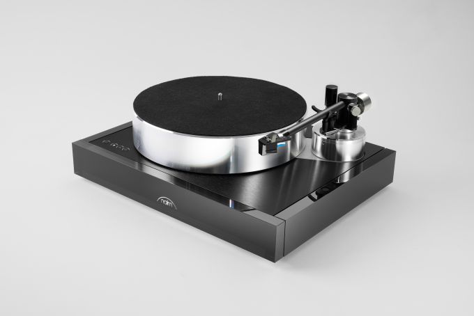 Naim Solstice Special Edition turntable, pre-amp, powersupply