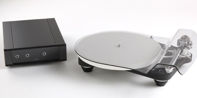 Rega Planar 10 draaitafel
