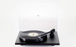 Rega Planar 1 plus Carbon